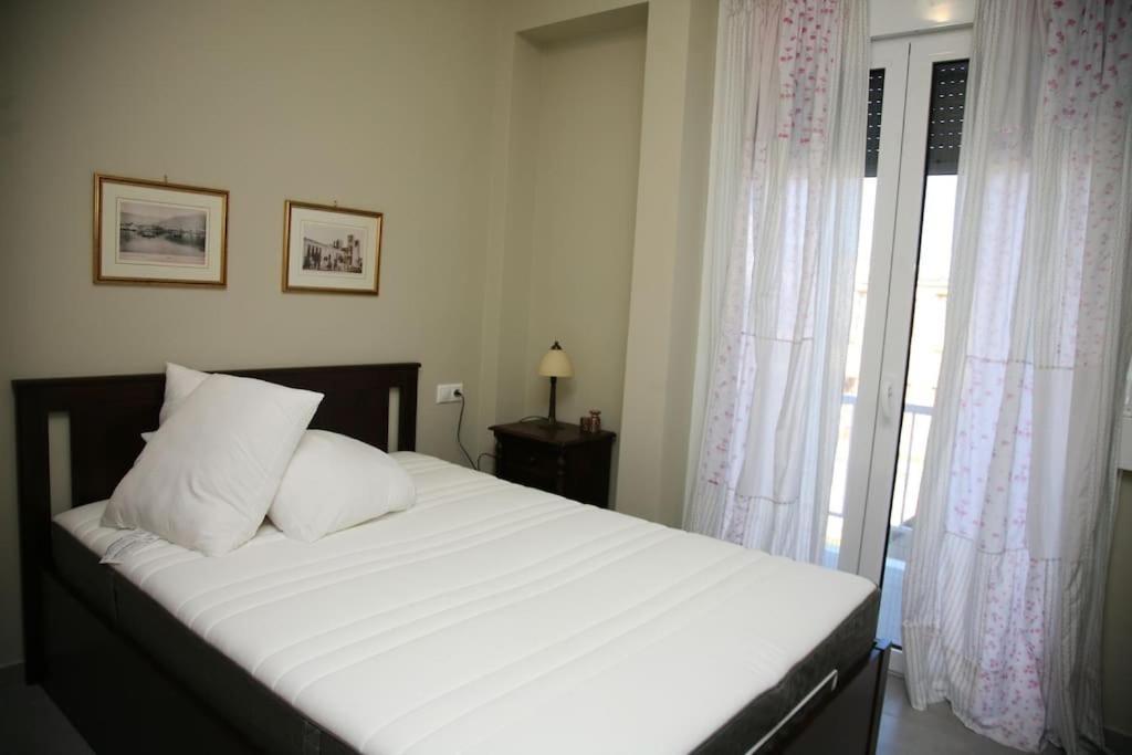 Lovely Sea Front Apartment 이타 외부 사진